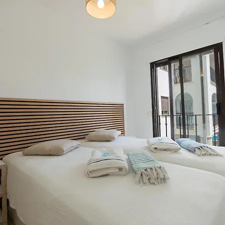 327 Marina Duquesa Apartment