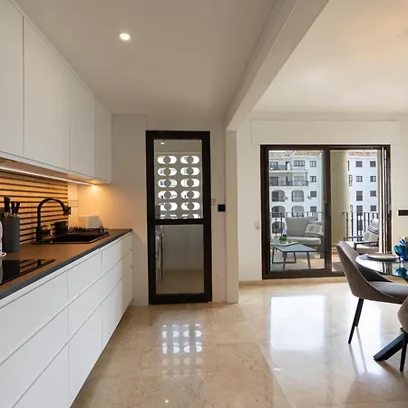 327 Marina Duquesa Apartment